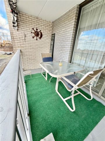 1160 Bower Hill Rd 302c, Mt Lebanon, PA 15243