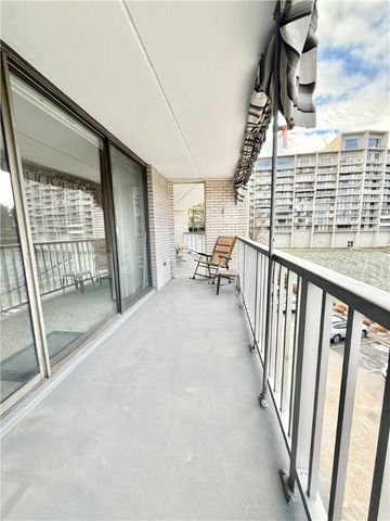 1160 Bower Hill Rd 302c, Mt Lebanon, PA 15243