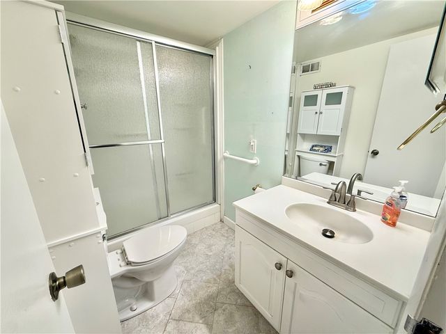 1160 Bower Hill Rd 302c, Mt Lebanon, PA 15243