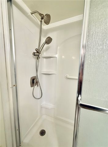 1160 Bower Hill Rd 302c, Mt Lebanon, PA 15243