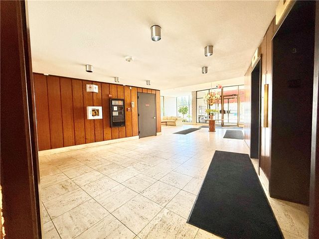 1160 Bower Hill Rd 302c, Mt Lebanon, PA 15243