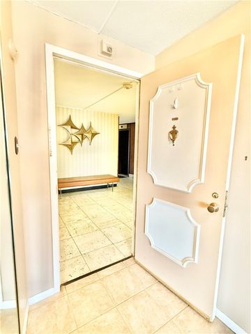 1160 Bower Hill Rd 302c, Mt Lebanon, PA 15243