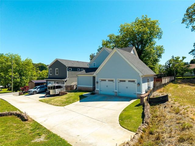 190 Chestnut Street, Ball Ground, GA 30107