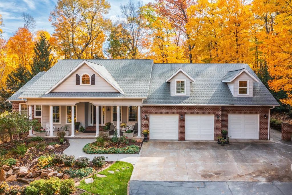 226944 BOULDER RIDGE CIRCLE, Wausau, WI 54401