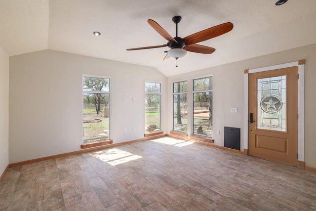 216 WEST OAK LOOP, Cedar Creek, TX 78612