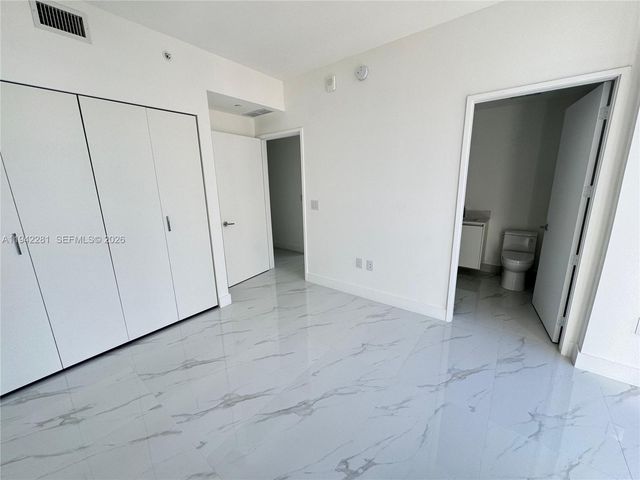 700 NE 24 907, Miami, FL 33137