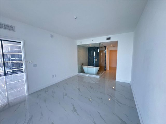 700 NE 24 907, Miami, FL 33137