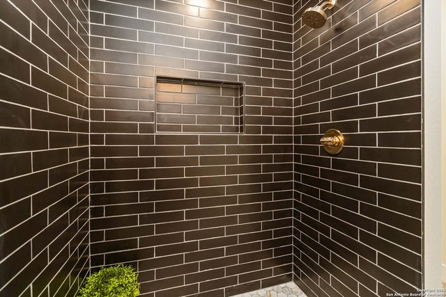 631 Robinhood, San Antonio, TX 78209