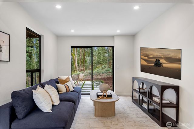 7036 NE 161st Street, Kenmore, WA 98028