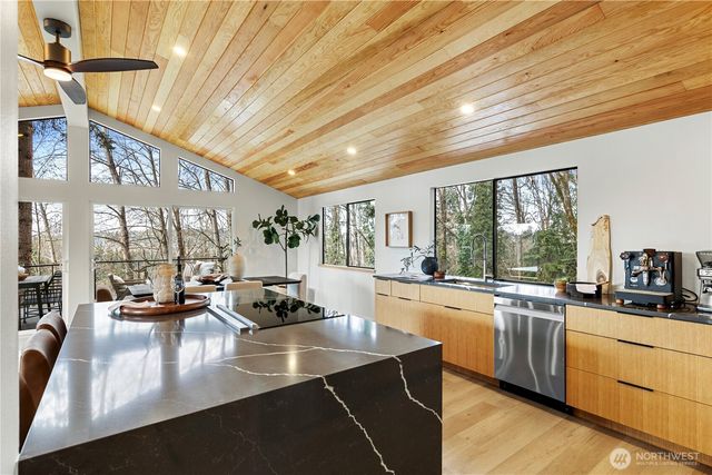 7036 NE 161st Street, Kenmore, WA 98028