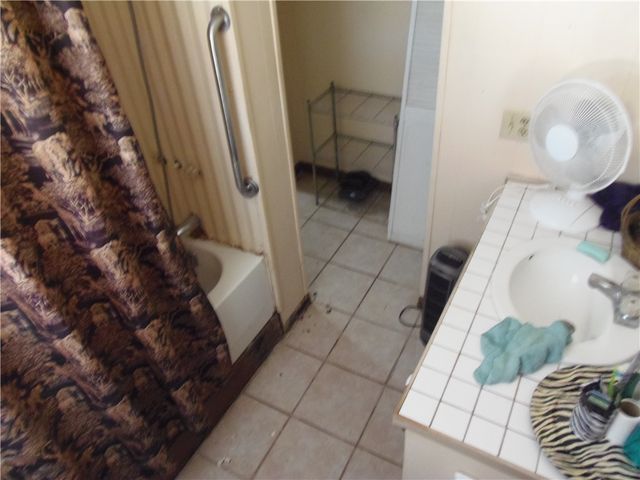 916 Marriott Dr, Portland, TX 78374