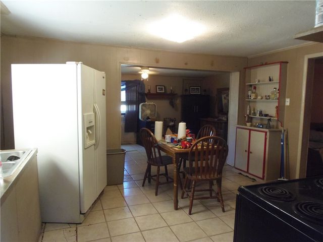 916 Marriott Dr, Portland, TX 78374