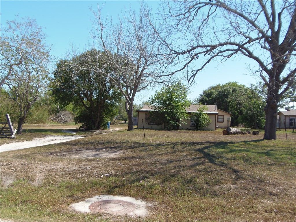 916 Marriott Dr, Portland, TX 78374