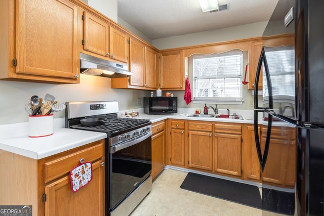 195 Woodgate Drive, Fayetteville, GA 30214