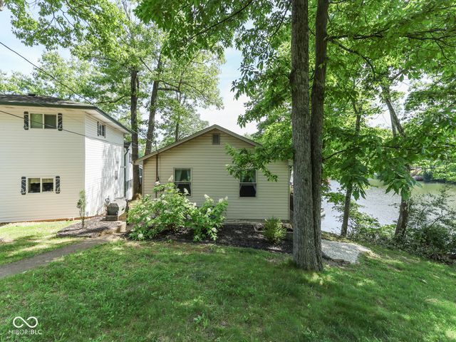 8291 S Kinman Drive, Nineveh, IN 46164