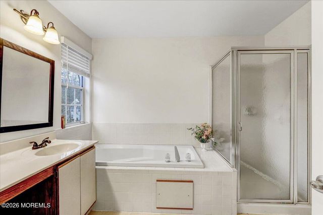 22 Ross Terrace, Manalapan, NJ 07726