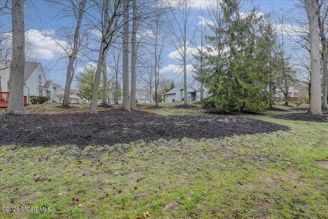 22 Ross Terrace, Manalapan, NJ 07726