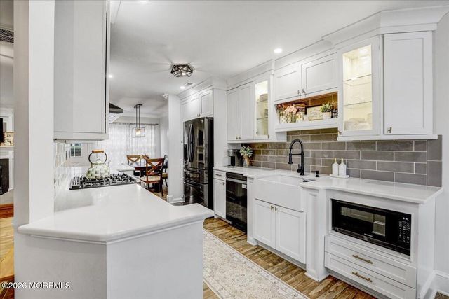 22 Ross Terrace, Manalapan, NJ 07726