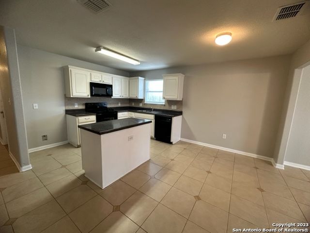 6014 BEAR CYN, San Antonio, TX 78252