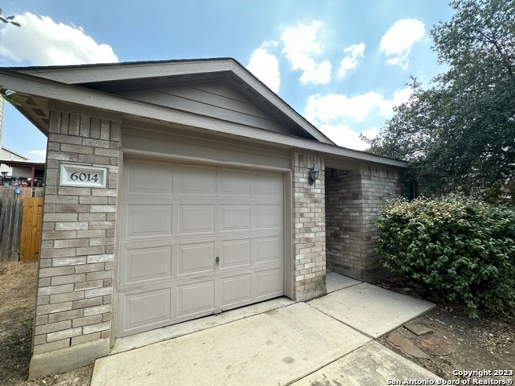6014 BEAR CYN, San Antonio, TX 78252