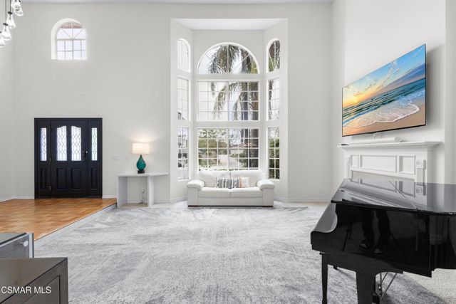 5045 Wagner Way, Oak Park, CA 91377