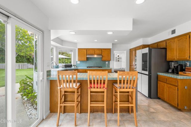 5045 Wagner Way, Oak Park, CA 91377