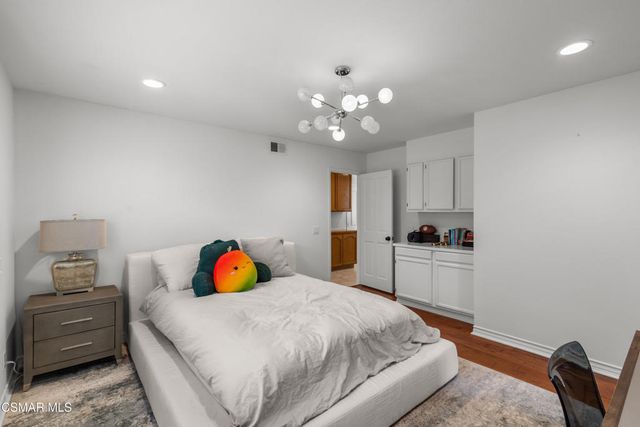 5045 Wagner Way, Oak Park, CA 91377