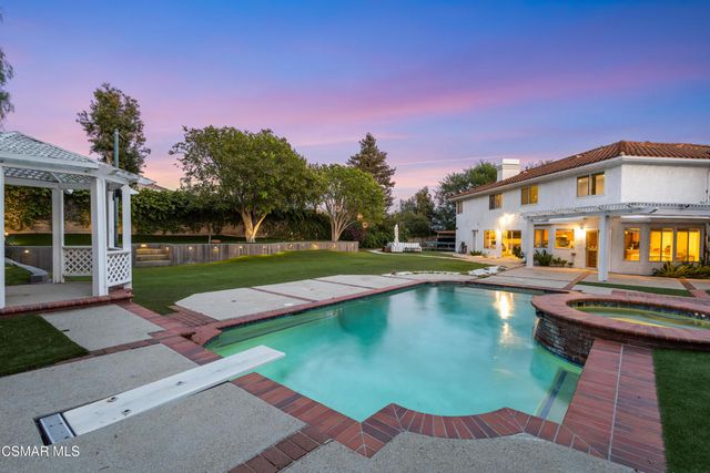 5045 Wagner Way, Oak Park, CA 91377