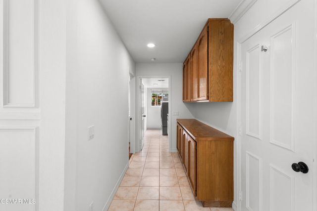 5045 Wagner Way, Oak Park, CA 91377