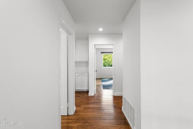 5045 Wagner Way, Oak Park, CA 91377