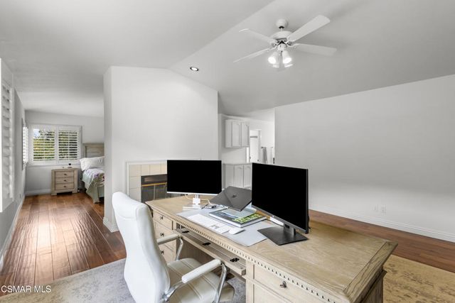 5045 Wagner Way, Oak Park, CA 91377