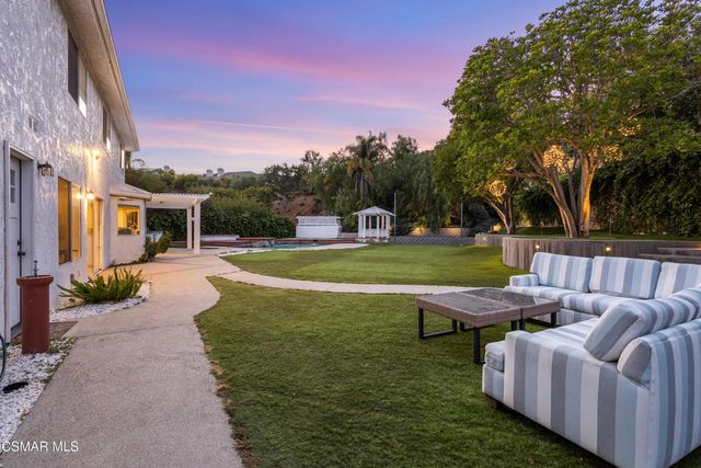 5045 Wagner Way, Oak Park, CA 91377