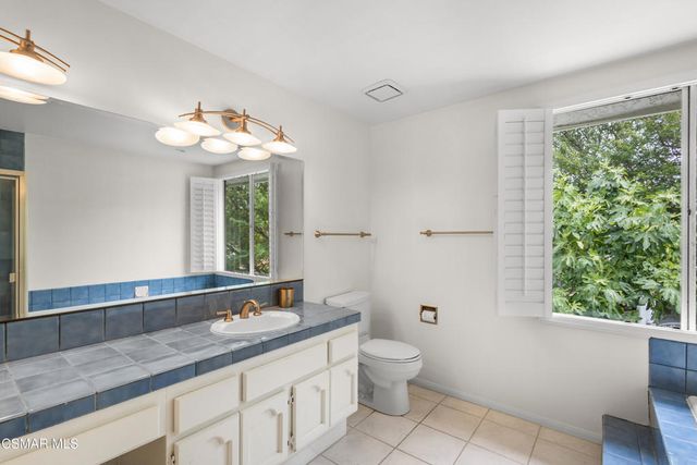 5045 Wagner Way, Oak Park, CA 91377