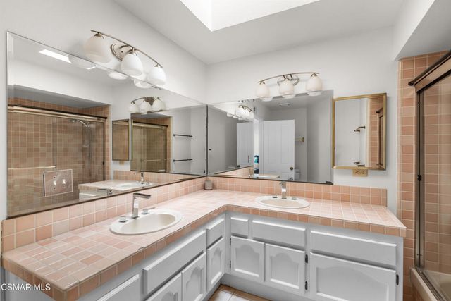 5045 Wagner Way, Oak Park, CA 91377