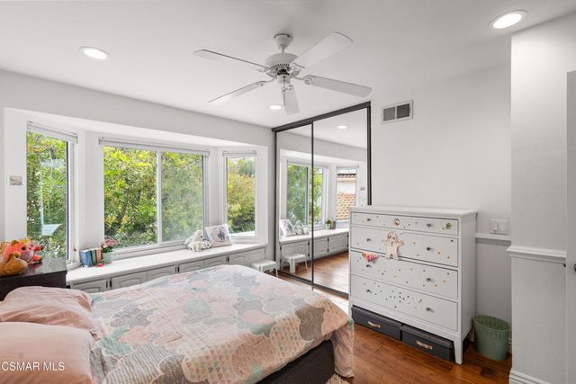 5045 Wagner Way, Oak Park, CA 91377