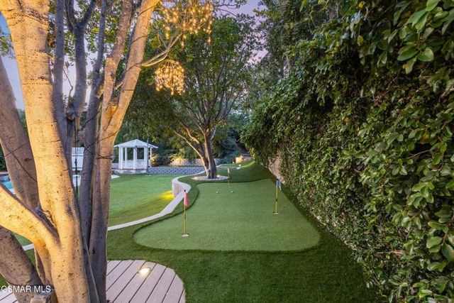 5045 Wagner Way, Oak Park, CA 91377