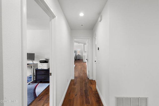 5045 Wagner Way, Oak Park, CA 91377