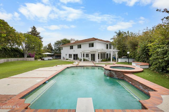 5045 Wagner Way, Oak Park, CA 91377