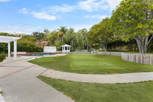 5045 Wagner Way, Oak Park, CA 91377