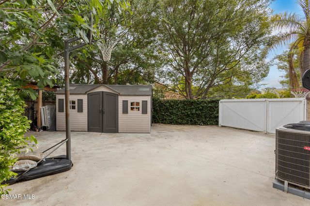 5045 Wagner Way, Oak Park, CA 91377