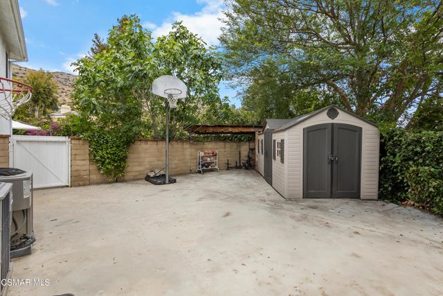5045 Wagner Way, Oak Park, CA 91377