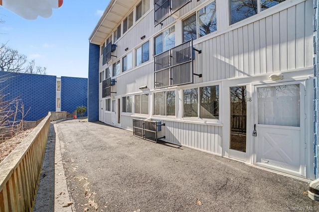 8 Wyndover Woods Lane 18, White Plains, NY 10603