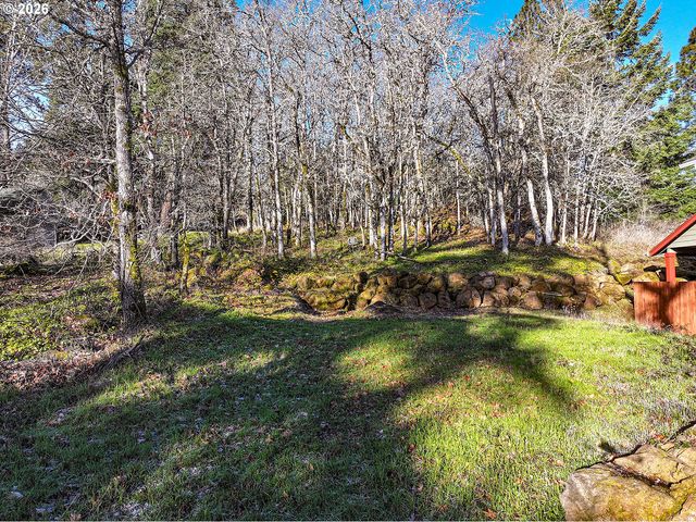 912 HILLSIDE Ln, White Salmon, WA 98672