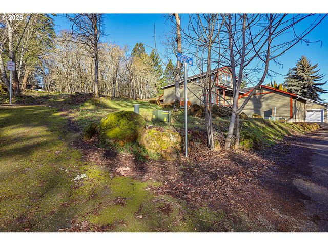 912 HILLSIDE Ln, White Salmon, WA 98672