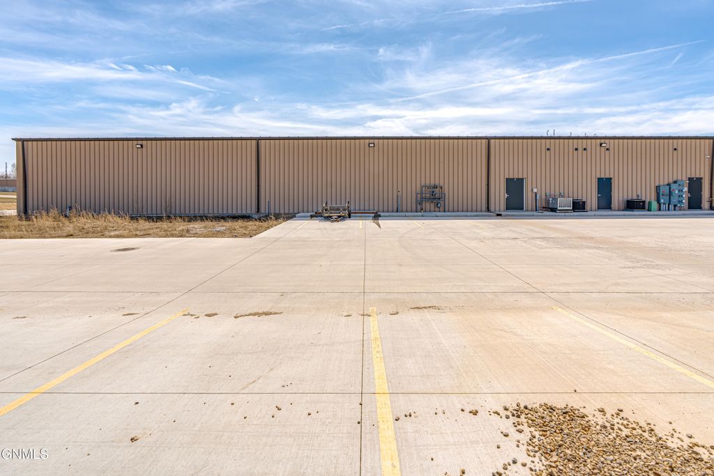 105 Mcdougall Drive N, Lincoln, ND 58504 photo 22