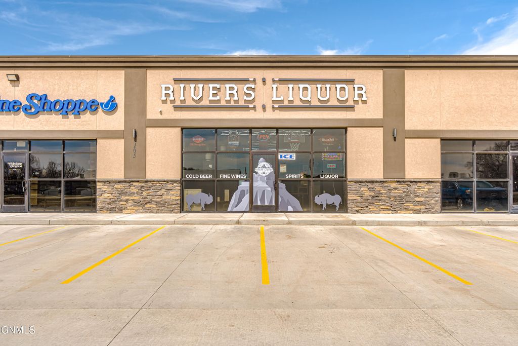 105 Mcdougall Drive N, Lincoln, ND 58504 photo 24