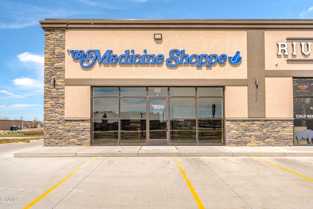 105 Mcdougall Drive N, Lincoln, ND 58504 photo 25