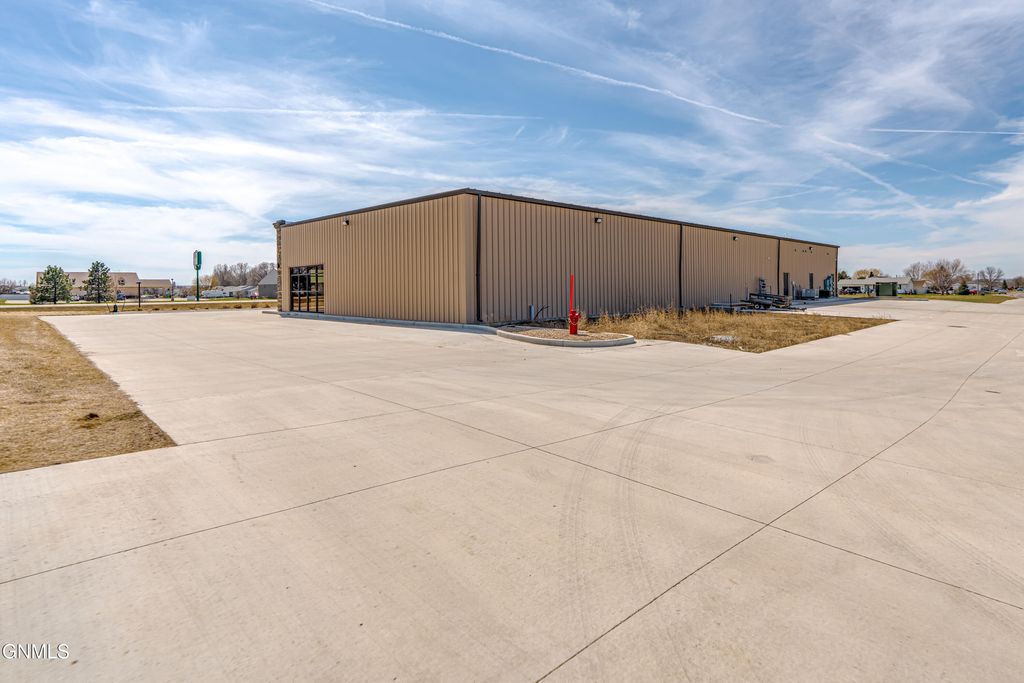 105 Mcdougall Drive N, Lincoln, ND 58504 photo 6