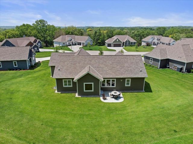 W237N6842 Ancient Oaks COURT, Sussex, WI 53089