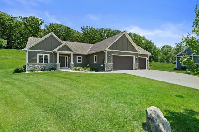 W237N6842 Ancient Oaks COURT, Sussex, WI 53089